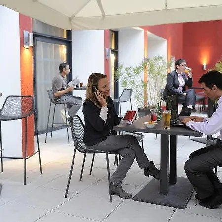 Zenitude Hôtel-résidences Lorda 4*