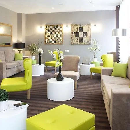 Zenitude Hôtel-résidences Lorda Hotel 4*