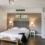 Comfort Lorda فندق 4*